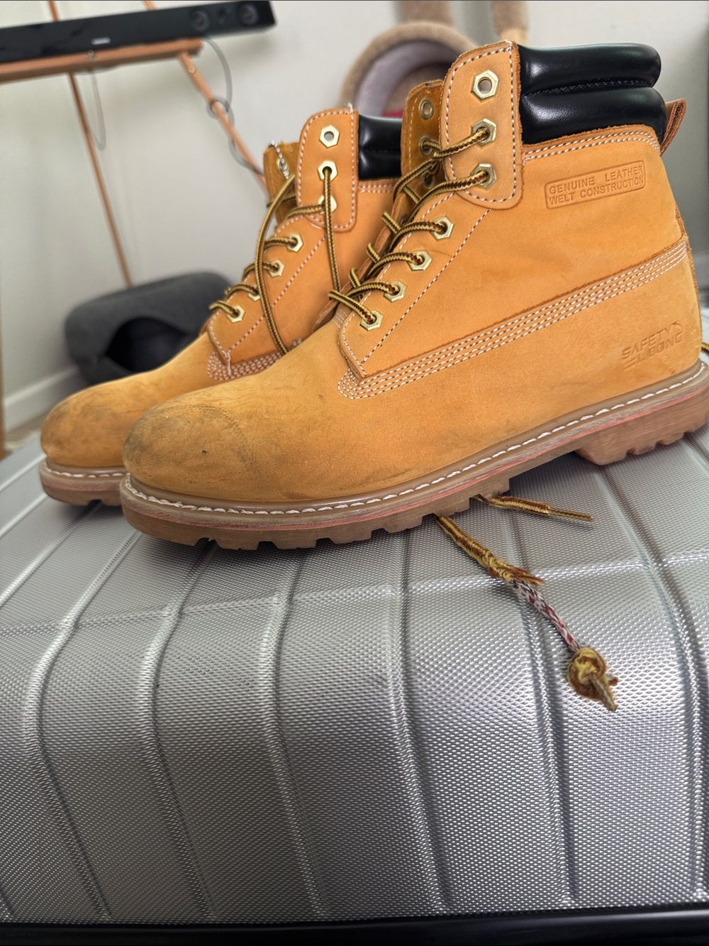 Source Unknown Tan Work Boots with Black Collar